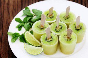 Cách làm kem que kiwi mát lạnh thơm ngon-hình số-3