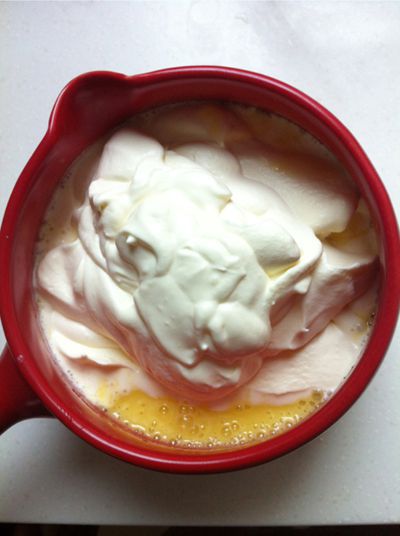 Cách làm kem vani táo đỏ ngon mát rượi-hình số-7